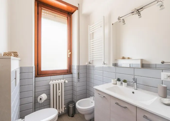 The Rent - Spacious Flat A Stone's Throw From The Vatican *
