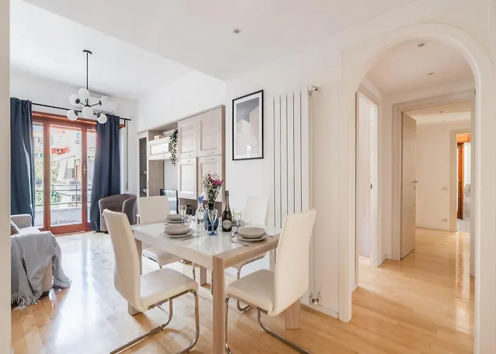 The Rent - Spacious Flat A Stone's Throw From The Vatican * Roma