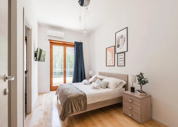 The Rent - Spacious Flat A Stone's Throw From The Vatican Roma